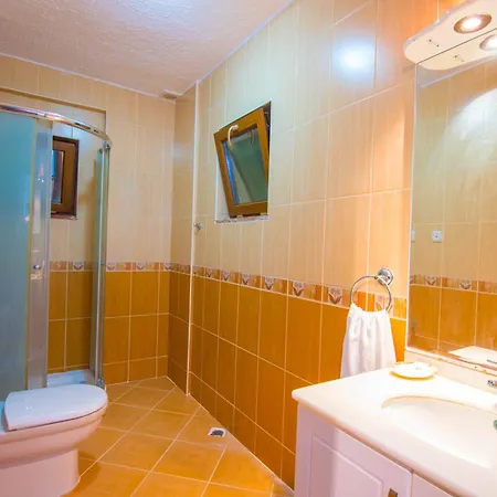 Damla Sogut Daily Weekly Villa