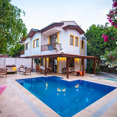 Damla Sogut Daily Weekly * Marmaris